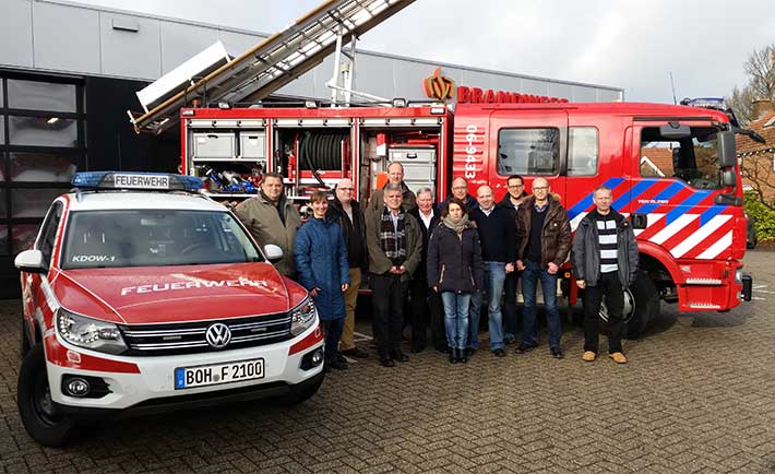 Redakteure der Feuerwehrzeitung besuchen die Wache in Dinxperlo