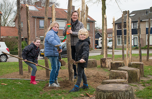 Speelplaats Burg. van Kluyvestraat