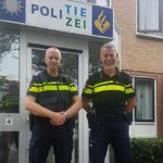 Wijkagent Addy Donderwinkel en Henny Delenoord