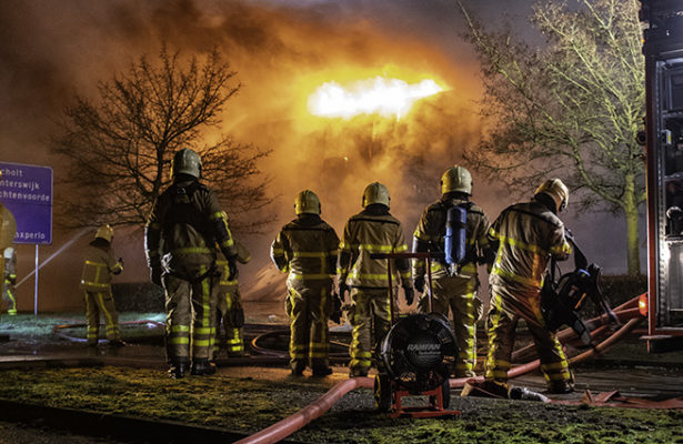 Brandweer Dinxperlo op Vierde Broekdijk in Aalten