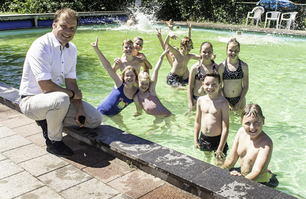 Hans te Lindert tijdens opening Blauwe Meer