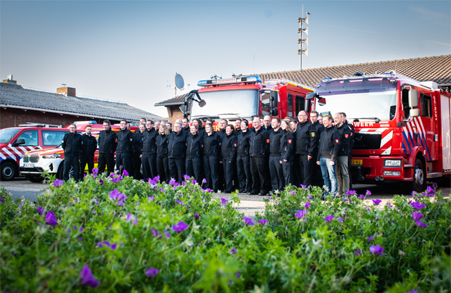 Groepsfoto Softshell Jassen uitgereikt in Suderwick