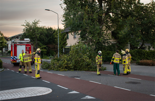 Stormschade op steenworp afstand van kazerne brandweer Dinxperlo