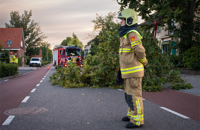 Stormschade op steenworp afstand van kazerne brandweer Dinxperlo