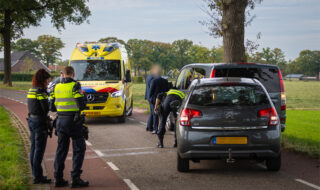 Botsing met lijkwagen in buitengebied Breedenbroek