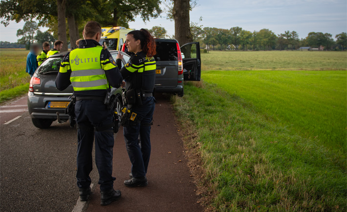 Botsing met lijkwagen in buitengebied Breedenbroek